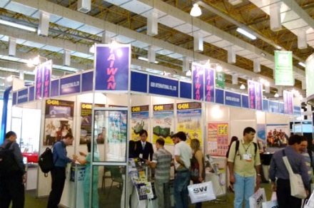 a1023_2.jpg a1023_2.jpg